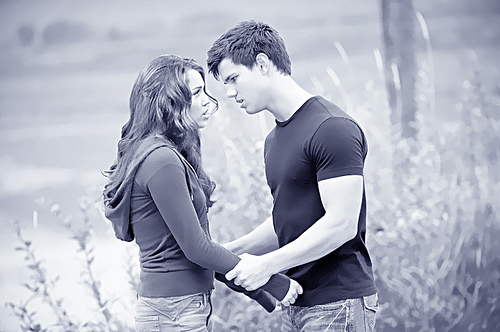 4791113669_70ab68ccf3 - Miley And Hannah