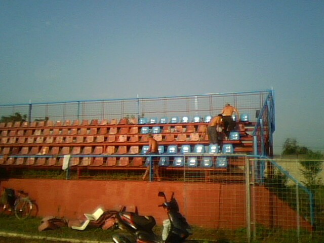 IMG0027A - mizil stadion iunie 2010