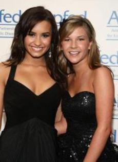 Demi_Lovato_1254688894_1 - demy lovato