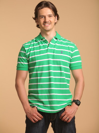 Mihai_Petre_tricou_verde_1_600-800