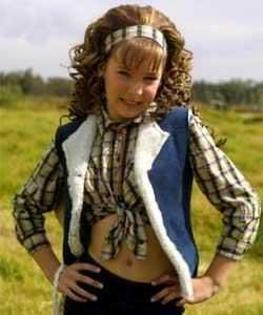 Belinda_1259471909_4