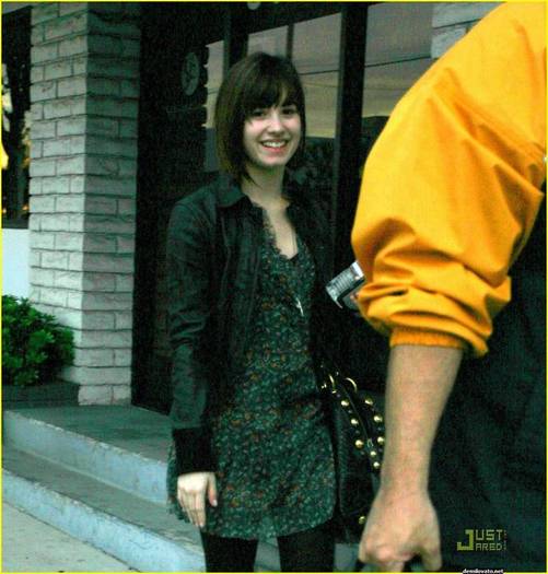 demilovato_net-headingtodancestudio-0001