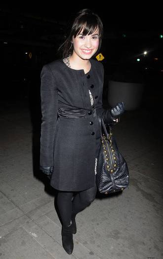 demilovato_net-atjfkairport-0023