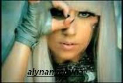 15462224_XKVWHLFUM - lady gaga sau miley cyrus