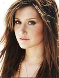 16061265_LYZLWDBKG - Ashley tisdale 1985
