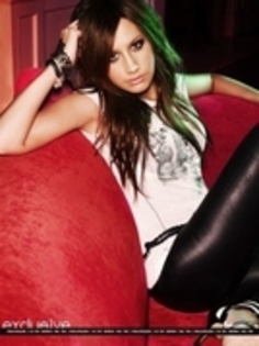16061634_TUIAEYYTA - Ashley tisdale 1985