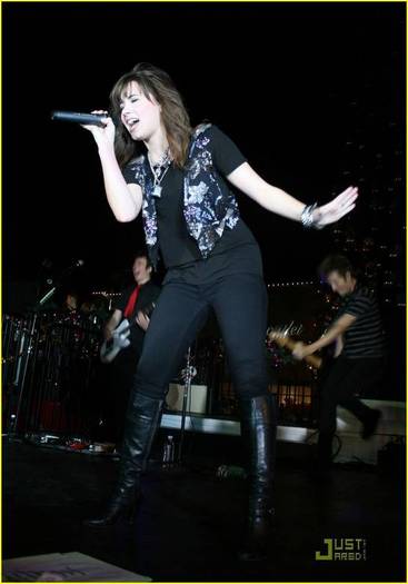 demilovato_net-citadelconcert1-0007