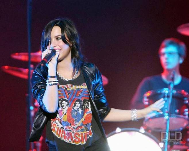 demilovato_net-buenosairesconcert-0013 - River Plate Stadium in Buenos Aires May 21st 2009