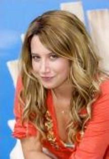 HCSJPPBYDVSTNOHBOFN - Ashley tisdale 1985