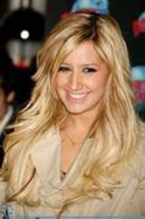 TNLCCQSXYMYIFHLLWOG - Ashley tisdale 1985
