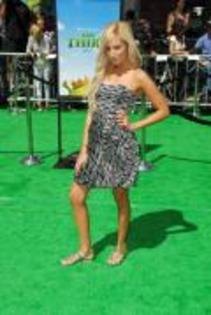 UHBFVOWJBIACQMGCMAK - Ashley tisdale 1985