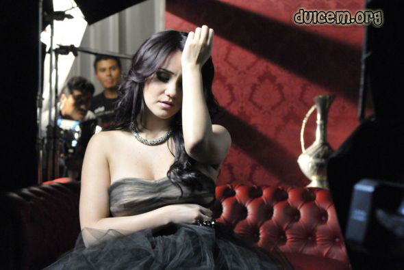 143129897bfbe6b348a3a58 - Xx Dulce Maria sedinta foto