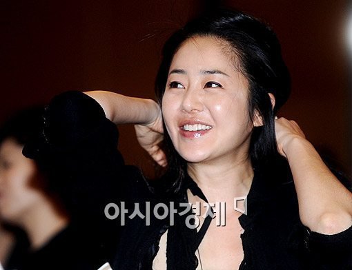14988034_DJLQRBODG - a---ko hyun jung---a
