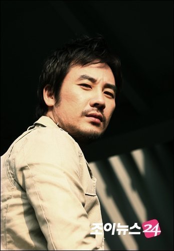 13882632_OACLSZNIC - a---uhm tae woong---a
