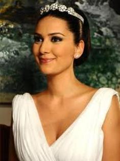 Berguzar Korel