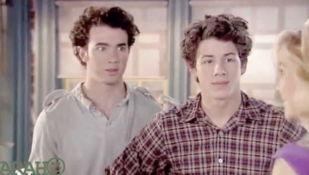 2 - funniest facial expression nick jonas has ever done