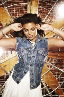 normal_02 - jordin sparks