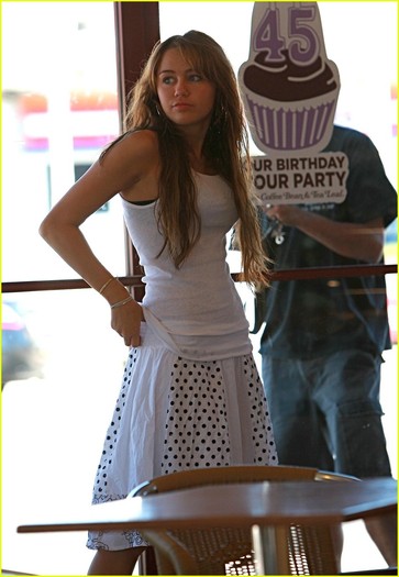 miley-cyrus-coffee-bean-and-tea-leaf-01 - 0 toate pozele mele din laptop