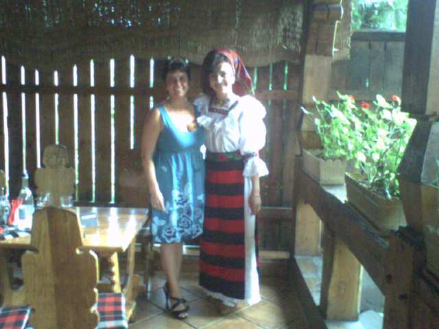 ii sta bine in costum popular