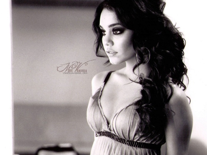 Vanessa Hudgens - x - Clubul Vedetelor Brunete