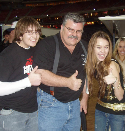 heii - 0 MILEY CYRUS-RARE PIC