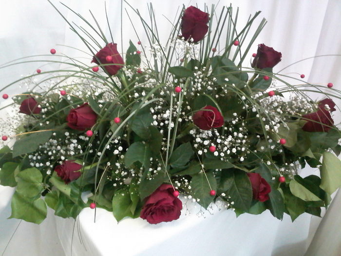 dec masa mirilor - Fotografii aranjamente florale pentru nunta