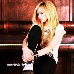 avril-lavigne-20071221-353874 - aVRil LaVigNE0_0