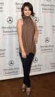 16878981_OXORERTSB - poze selena gomez