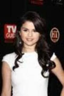 16879005_JQJOAEMTF - poze selena gomez