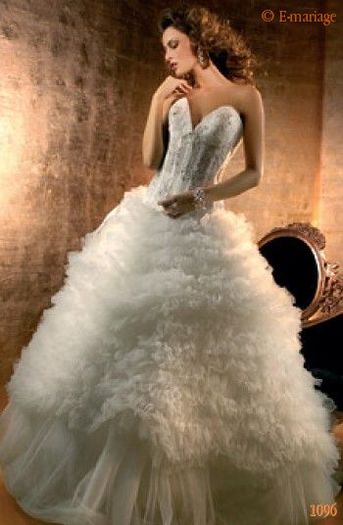 rochii_de_mireasa_457568df42601