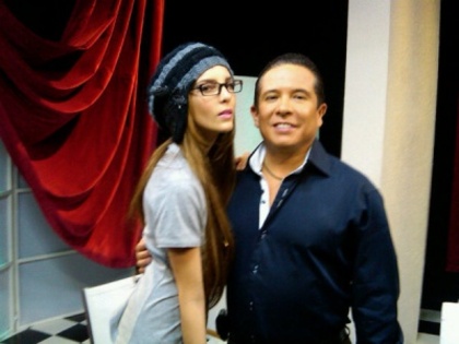 normal_BelindaPhotosCom_Twitter_01 - 000Belinda000