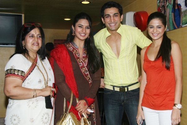 Divya-Divyanka (4) - Banoo Main Teri Dulhann