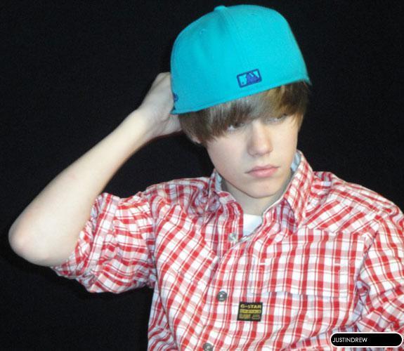 14236636_UOGTPWVZR[1] - justin bieber poze frumoase