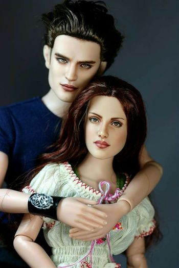 robert-pattinson-si-kristen-stewart-replicati-in-papusi_2