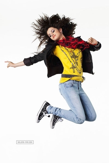 ruB6D0XoQowreqgw5qILQ4NCo1_400 - XxXClub Selena GomezXxXNO COPY