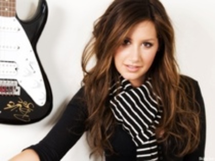 VKZCNBYIUGWVTOJPTEB - Ashley tisdale 1985