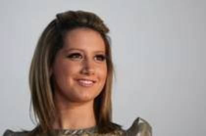 WDYYBJIVVHIMANKIFUW - Ashley tisdale 1985