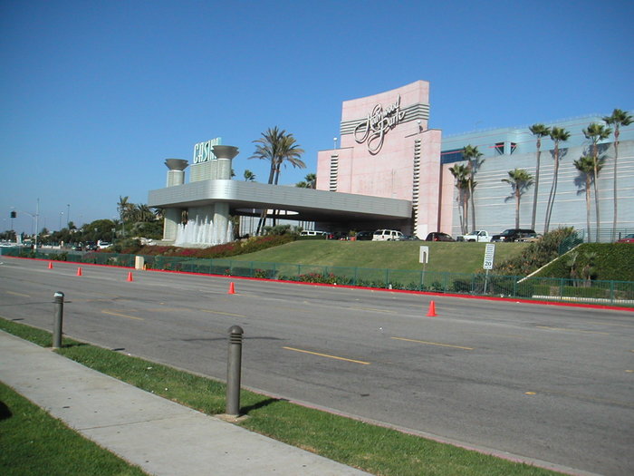 hollywood_park_far2