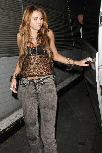 Miley la autobuz - XXpoze cu mileyXX
