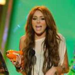 Miley cu pistolul cu apa - XXpoze cu mileyXX