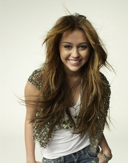 Miley-at-Glamour-Maagazine-miley-cyrus-8367388-488-617[1] - Miley Cyrus Photoshoot 01