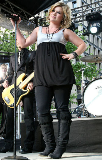Kelly Clarkson (6)