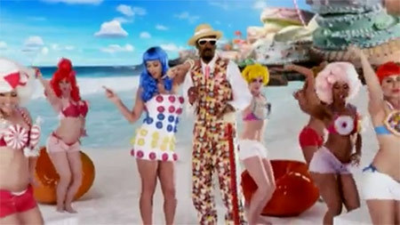 Katy-Perry-ft-Snoop-Dogg-California-Gurls-music-video - Katy Perry ft Snoop Dogg - California Gurls
