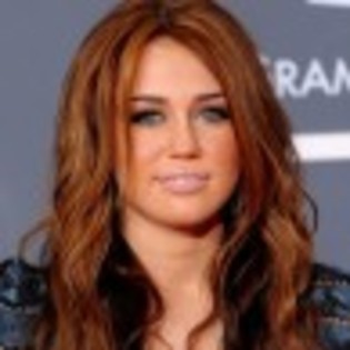 miley-cyrus-2010-grammys-08-97x97 - Miley Cyrus la premiile Grammy