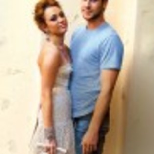 miley-cyrus-liam-poze-ascar-1-97x97