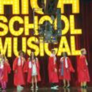 High_School_Musical_3_Senior_Year_1222015138_2008 - HIGH SCHOOL MUSICAL