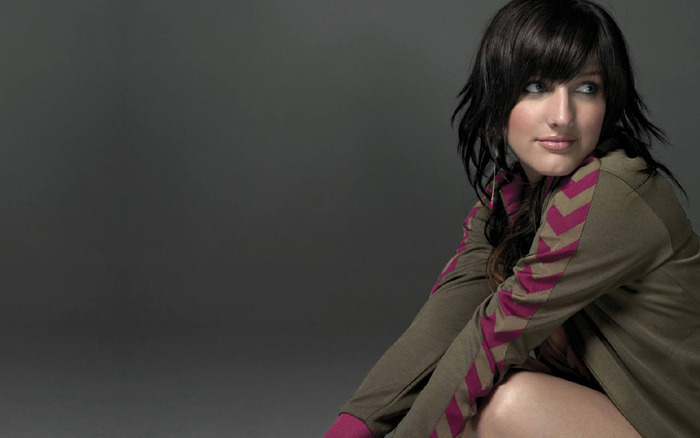 Ashlee Simpson (31) - x - Ashlee Simpson