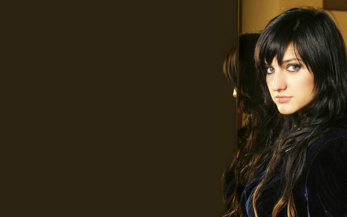 Ashlee Simpson (32)