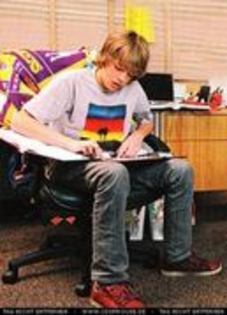 12317724_KSSREEZLV - wW-Dylan Sprouse si Cole Sprouse