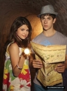 17983149_TYKAZJPUN - poze cu wizards of waverly place